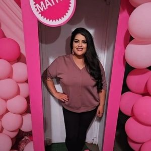 Meet your Posher, Elizabeth